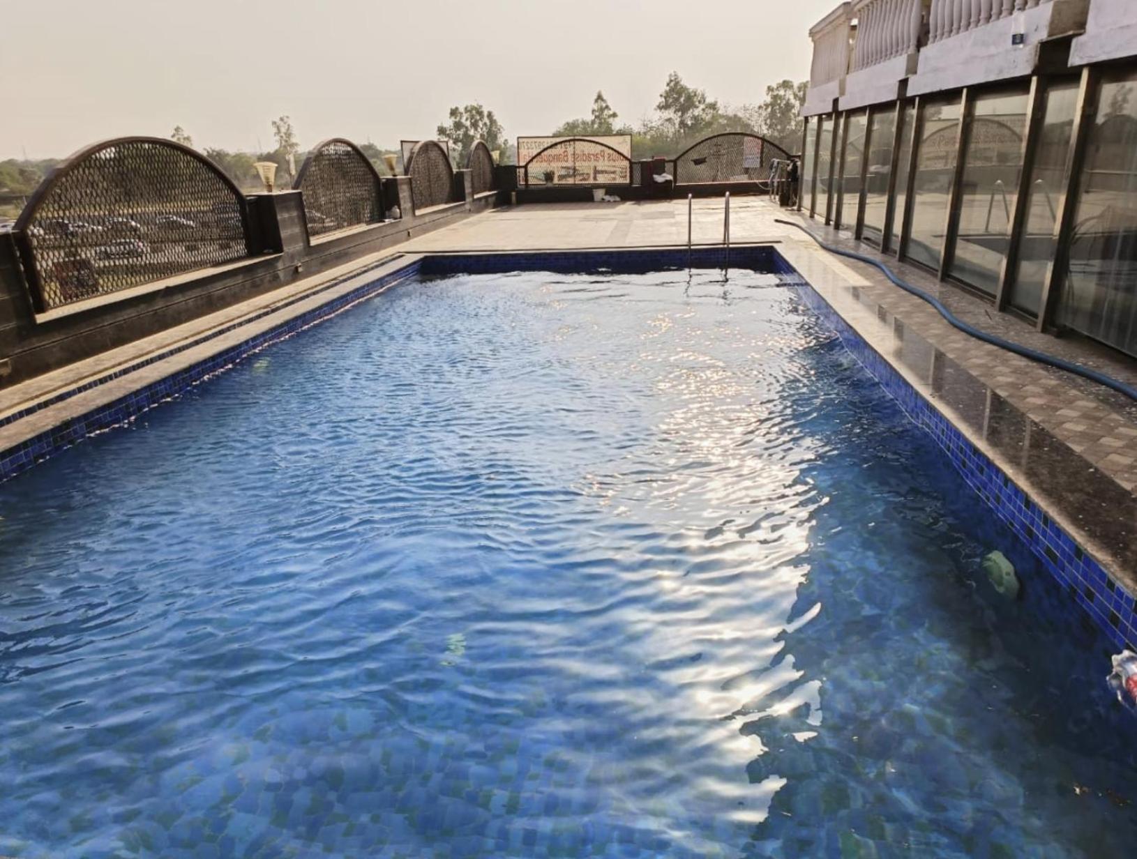 Hotel Lotus Paradise - Banquet & Dining - Near Murthal Sukhdev Rāi Dış mekan fotoğraf